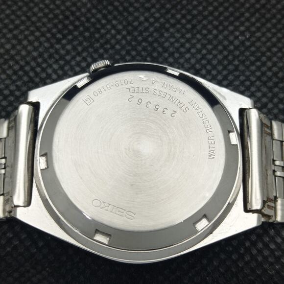 Seiko Black and Gold Men's Watch - Picture 8 of 8